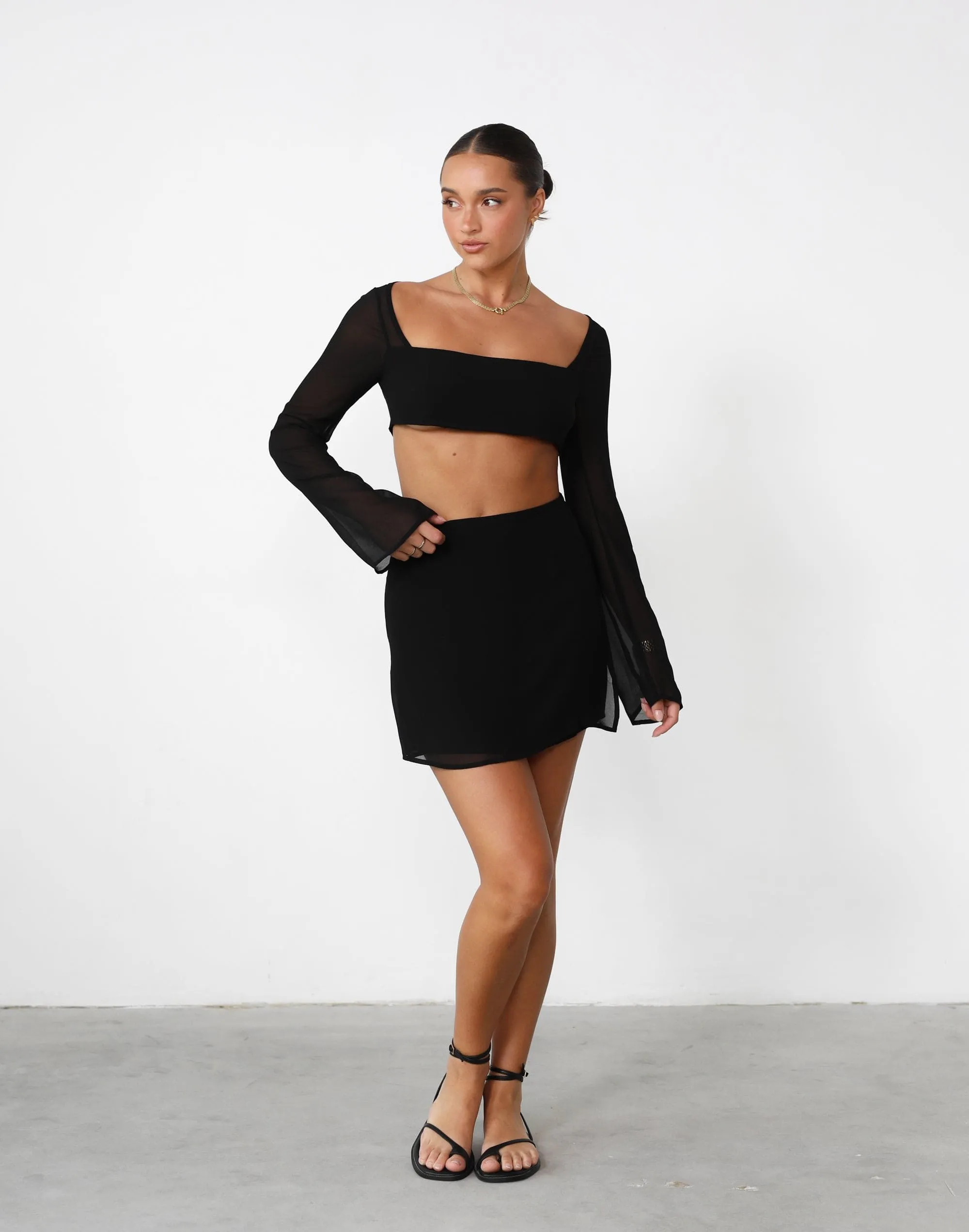 Abby Long Sleeve Crop Top (Black)