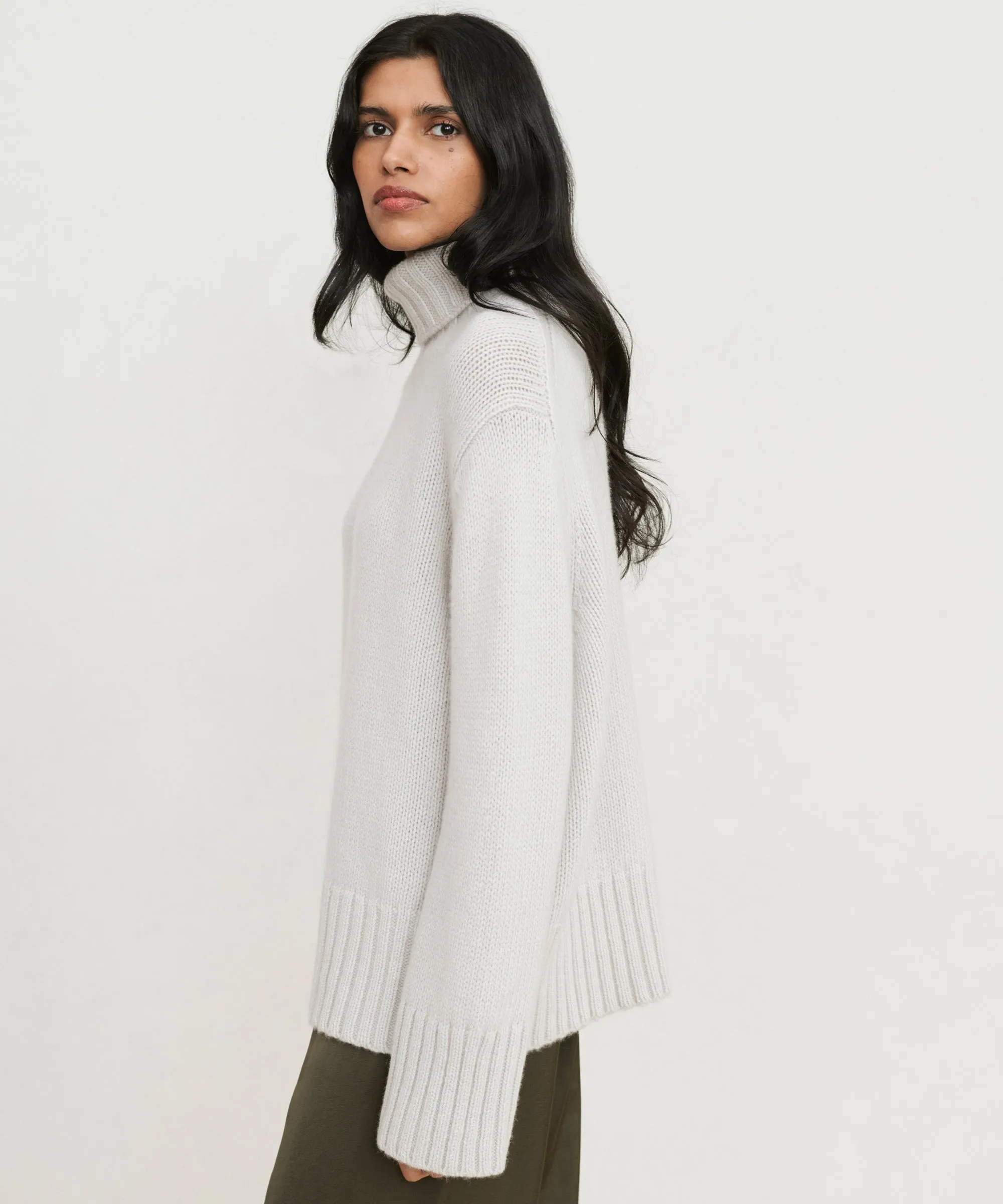 Cashmere Jet Turtleneck