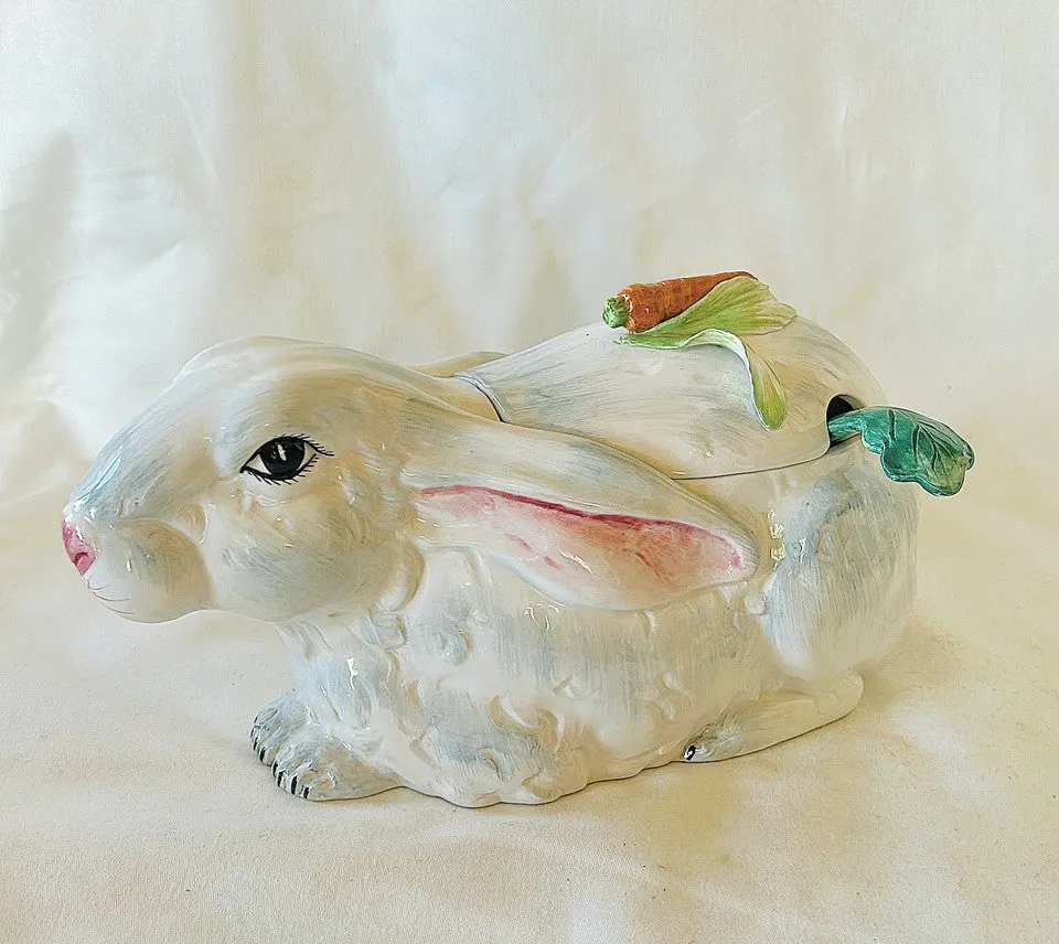 Classic vintage bunny tureen.