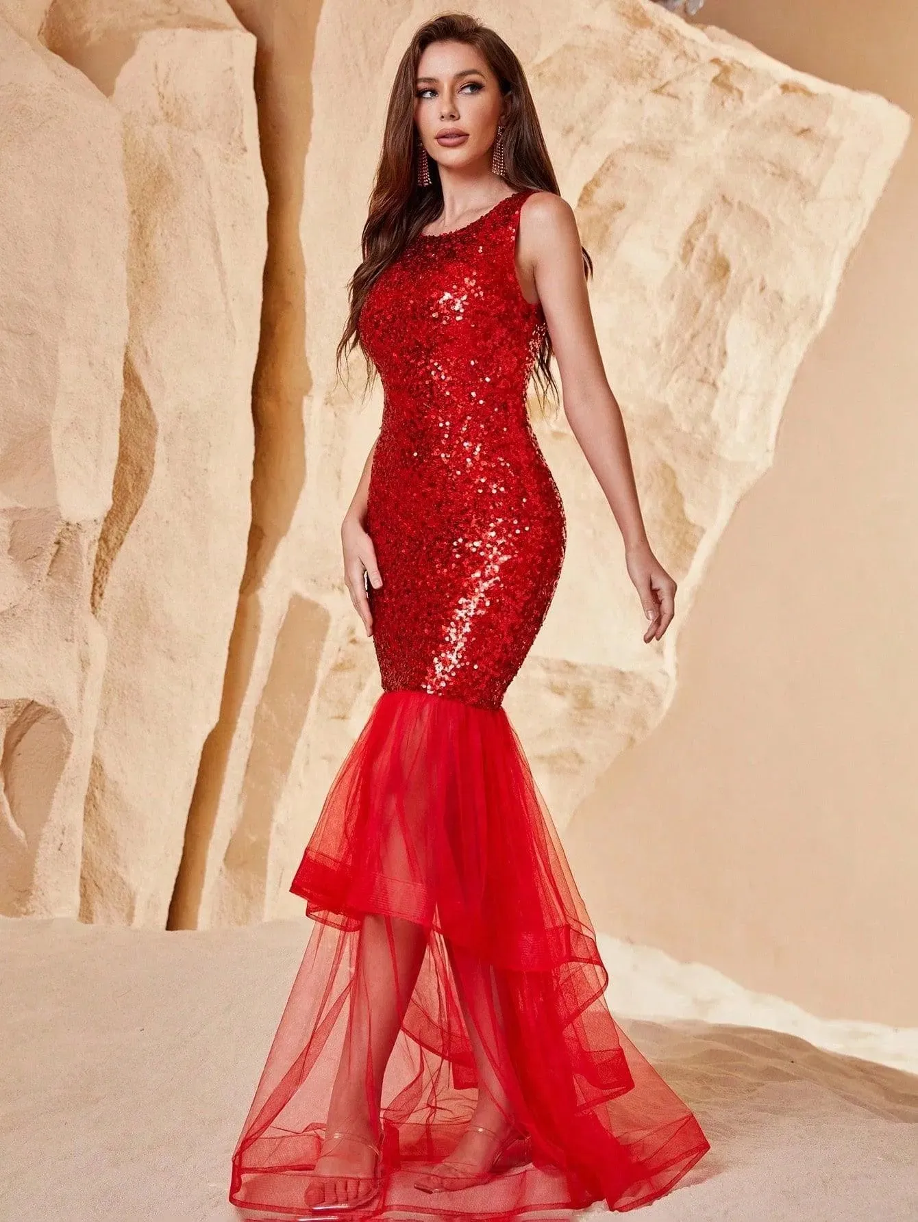 Elegant Round Neck Sleeveless Sequin Prom Dresses