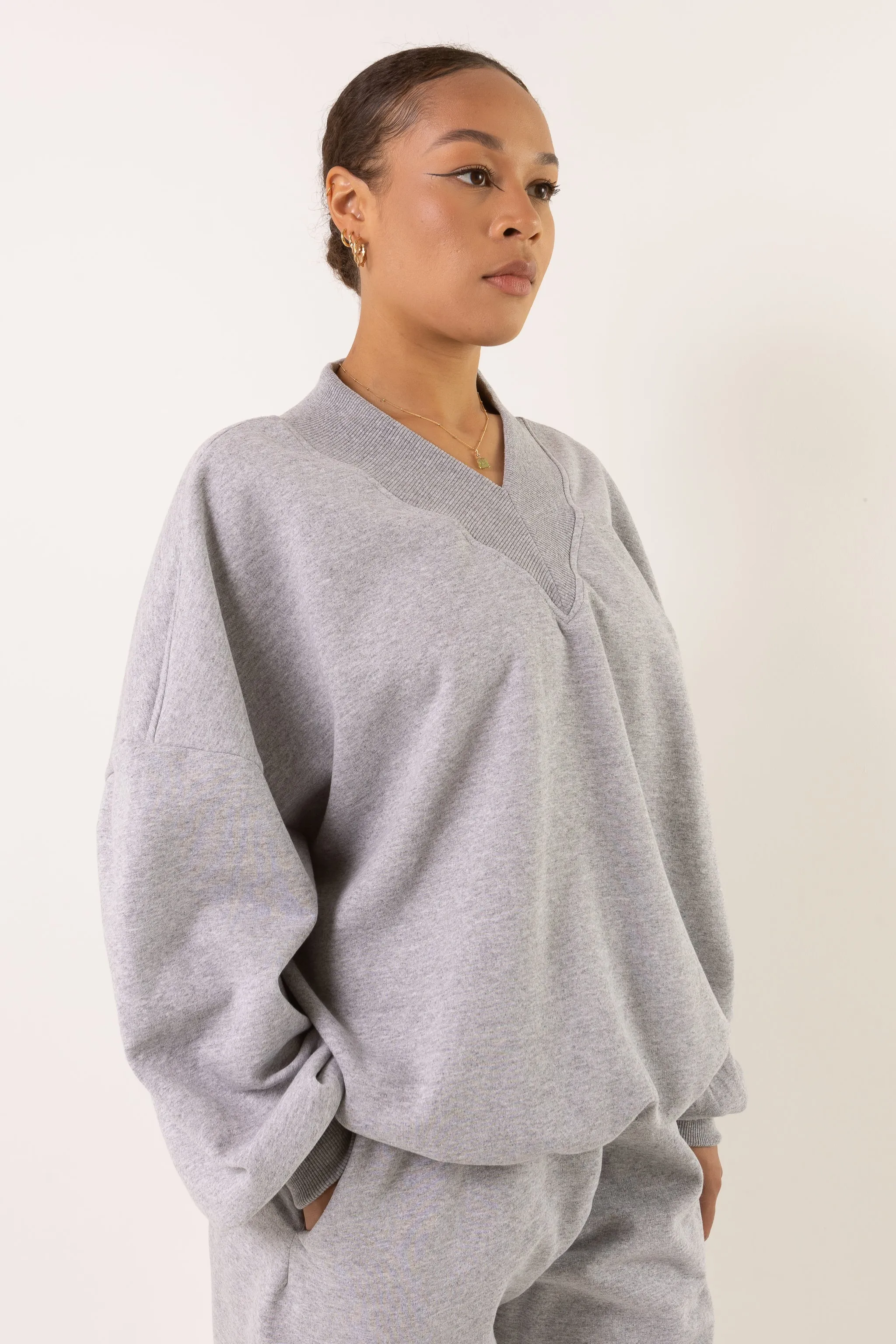 ELEVATE V-NECK SWEATSHIRT