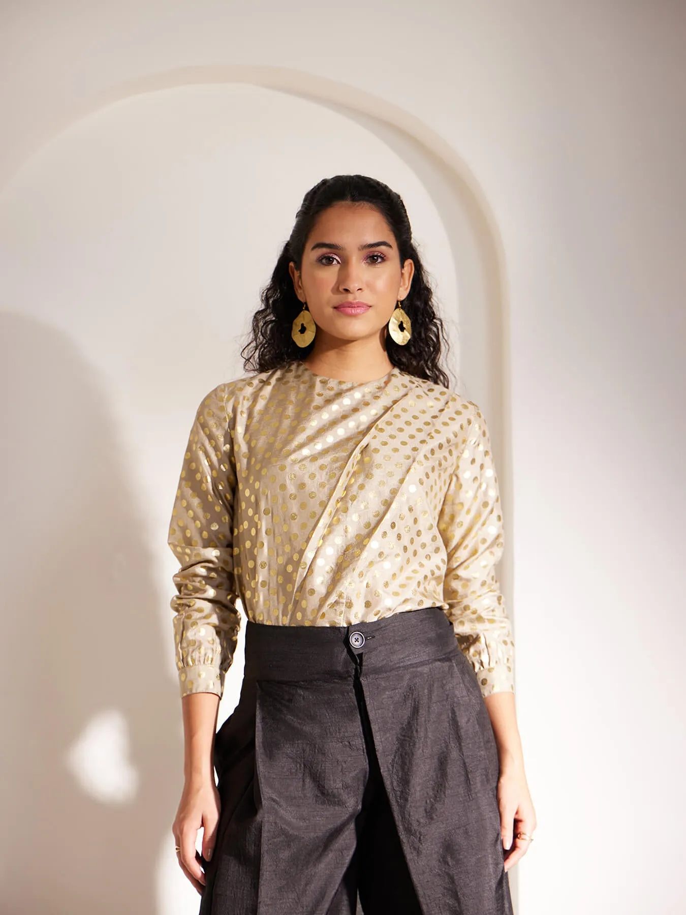 Foil Pleated Crew Neck Top - Beige And Gold