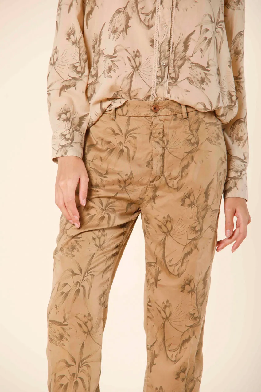 Linda Summer women's chino jogger pants in tencel with leaves print relaxed