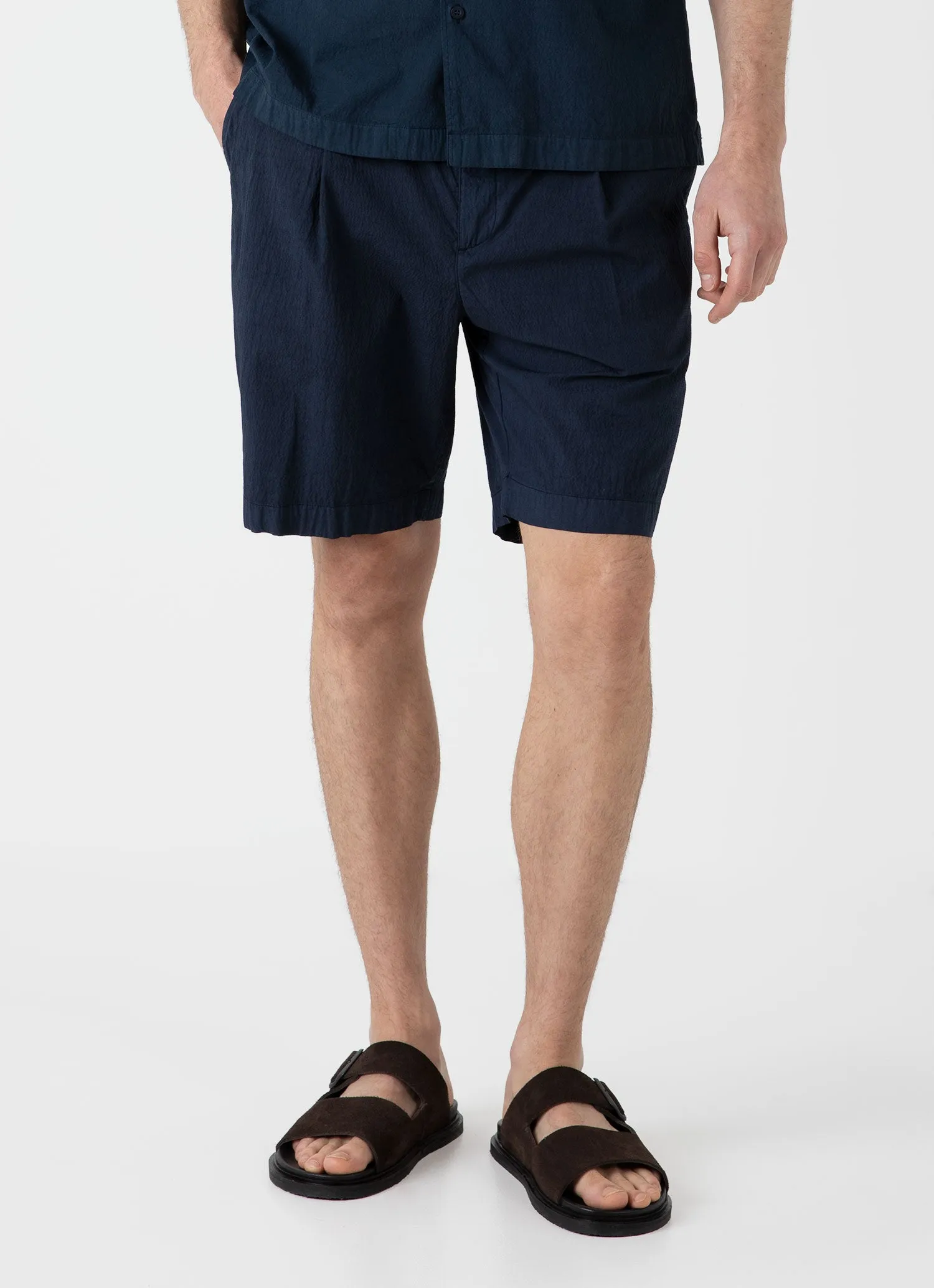 Men's Pleated Seersucker Short in Navy