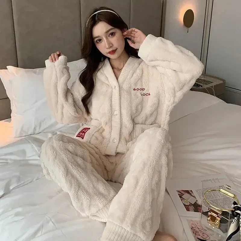 Red Coral Fleece Pajamas for Women – Fall/Winter Sleepwear, Thickened Fleece Cardigan, Jubilant Loungewear Also Suitable for Outdoor Wear