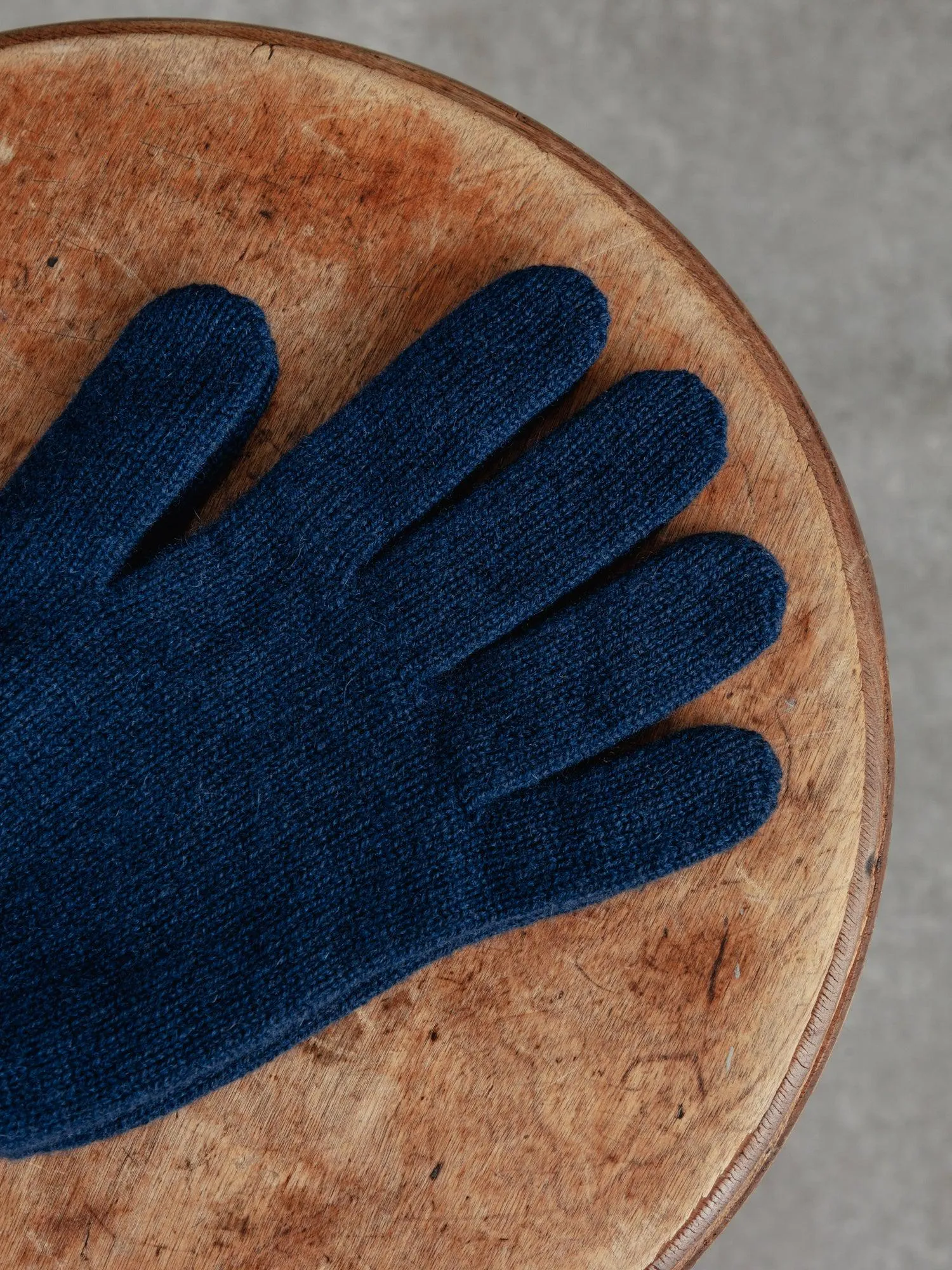 The Tipped Cashmere Gloves